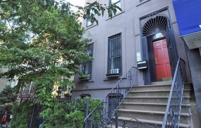 195 ADELPHI ST