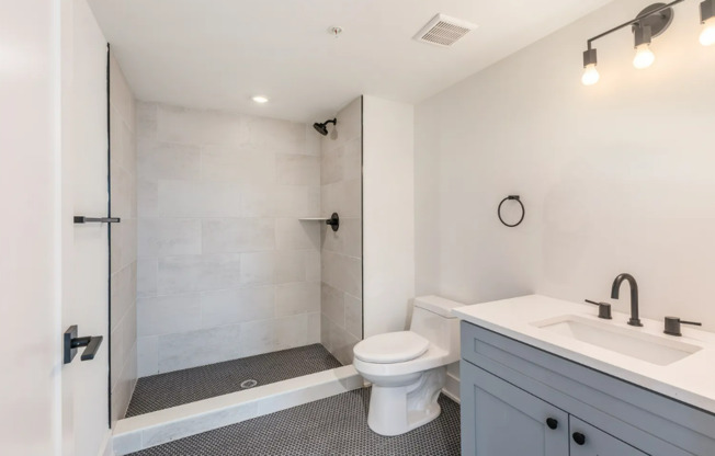 2 beds, 2 baths, $1,825, Unit Unit 502