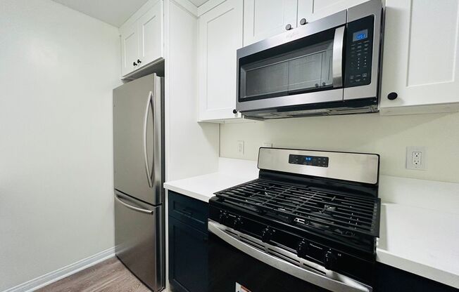 1 bed, 1 bath, $2,395, Unit 106