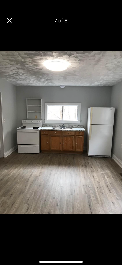 2 beds, 1 bath, $1,100