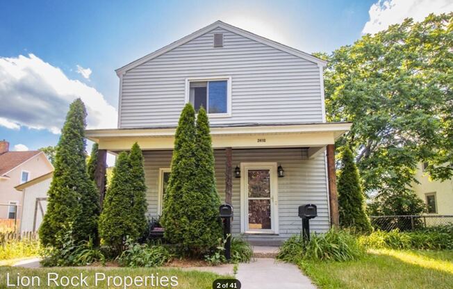 2410 Quincy St. NE