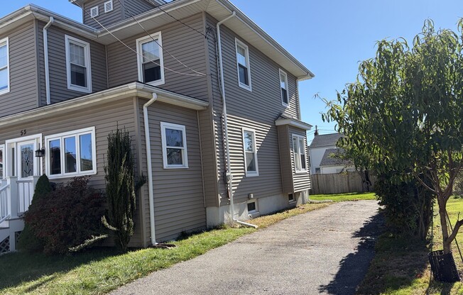 4 beds, 2 baths, 1,889 sqft, $3,800