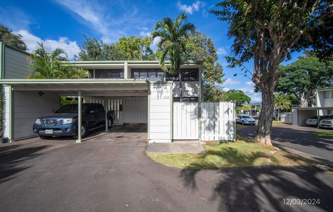 4 Bd 2.5 Ba 2 pkg Pet Friendly - $3800  94-118 Hokualii Ct #132 - must see