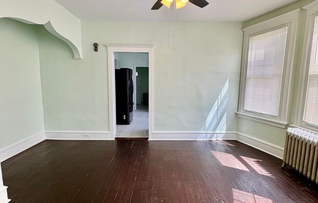 Spacious 3-Bedroom Home Near Fern Rock Station with Outdoor Space and In-Unit Laundry