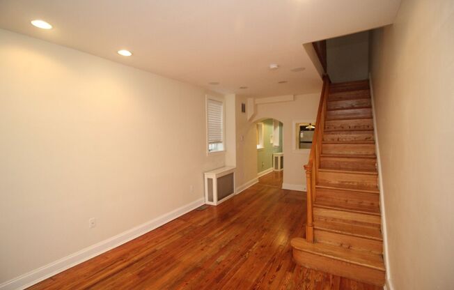 Exceptional Upper Fells 2bd/2ba End Rowhome w/ CAC & Rooftop Deck!--Available 4/14!