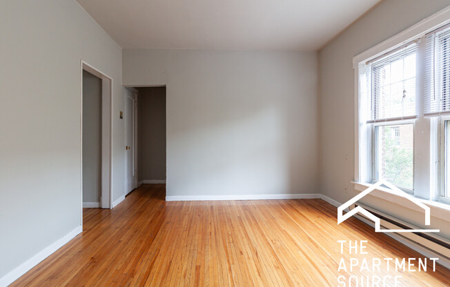 620.5 W. Barry, Unit 2S