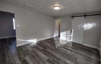 2 beds, 1 bath, $1,295