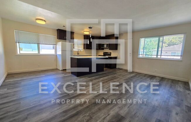 Fully Updated 2/1 Condo Upstairs - Pool, Parking, No neighbors below