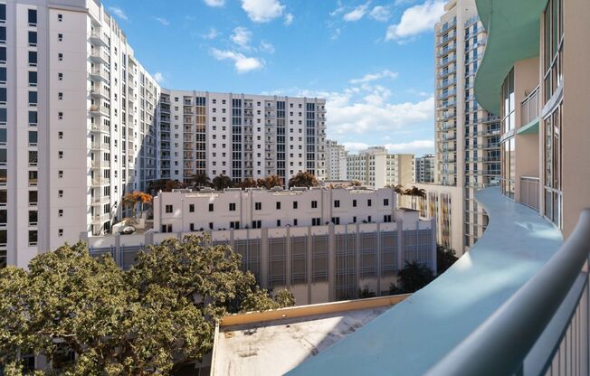 2 beds, 2 baths, $2,795, Unit Unit 1013