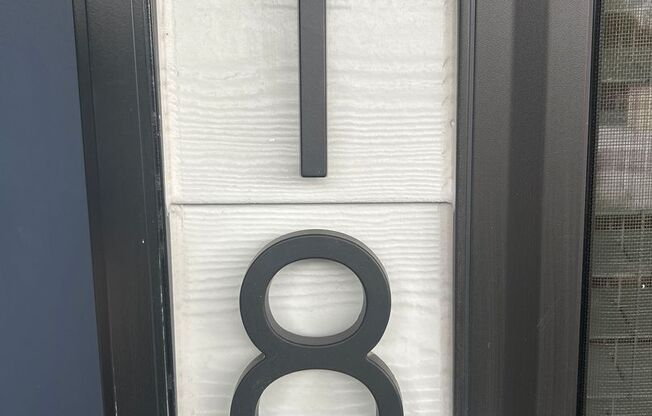 Studio, 1 bath, 500 sqft, $995, Unit 18