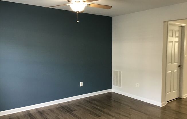 2 beds, 1.5 baths, 1,083 sqft, $1,375, Unit I-8