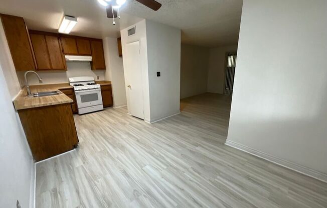 215 N BARRANCA AVE
