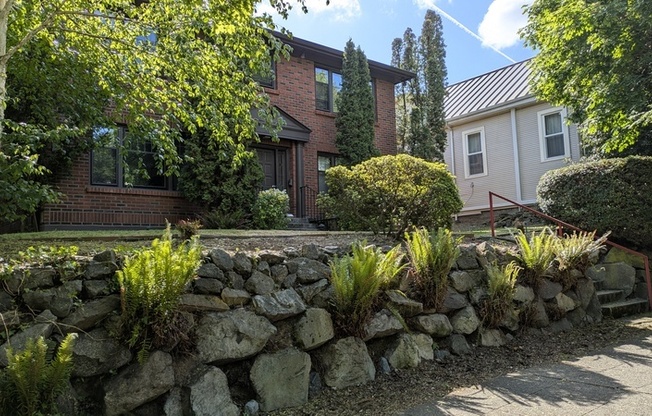 2114 7 AVE W