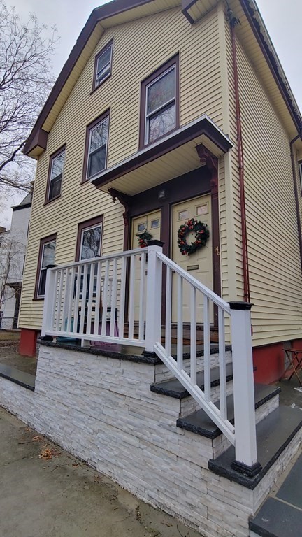 14 MARKET ST