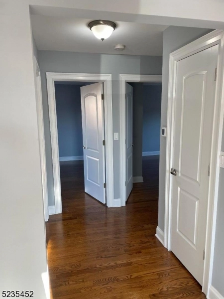 1 OAK GRV RD