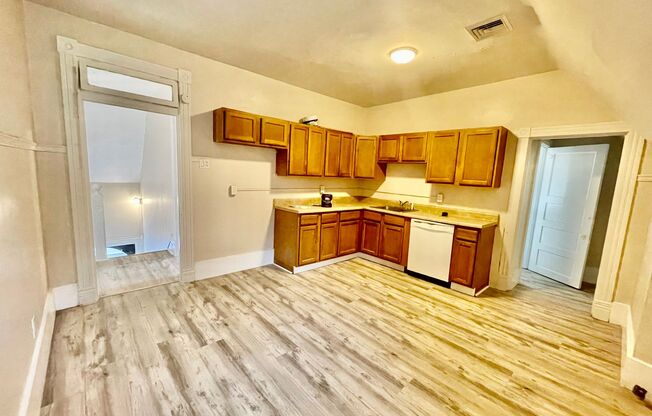 2 beds, 1 bath, 900 sqft, $1,445, Unit #3