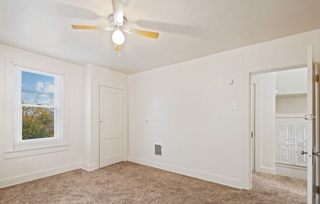 3 beds, 1 bath, $1,250