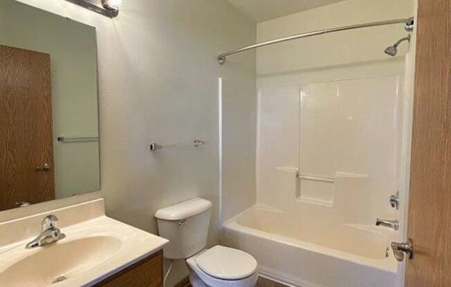 3 beds, 2 baths, 1,354 sqft, $2,650, Unit 508