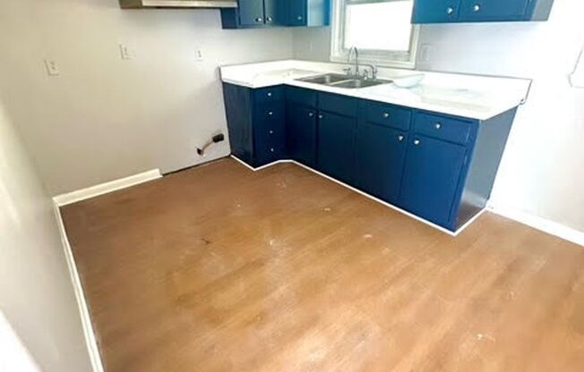 Charming Split-Level Single-Family Home – 5 Bed | 2 Bath