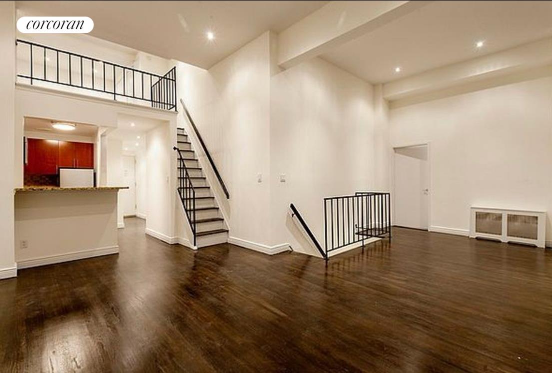 10 E 13 ST