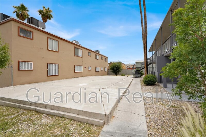 521 CALCATERRA CIR