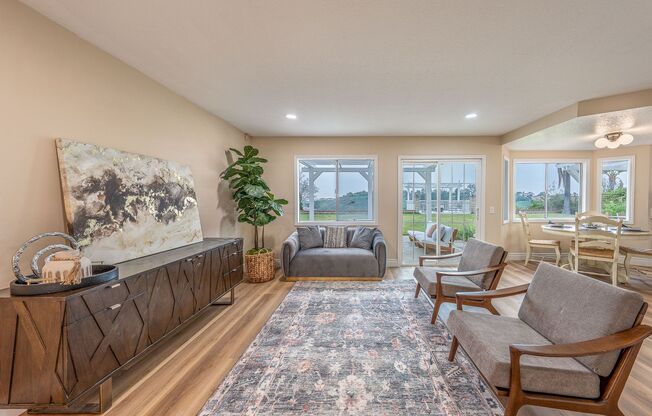 Fully furnished Canyon View 5 Bed Single Family