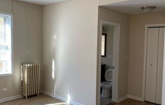 Studio, 1 bath, 425 sqft, $1,225, Unit 408
