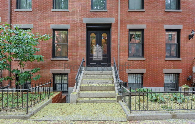 29 E SPRINGFIELD ST