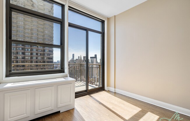 2 beds, 1.5 baths, $6,500, Unit 37C