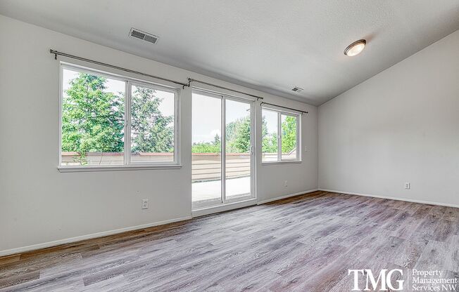 Amazing Open concept Condo in a secluded community! W/S/G Included!!!