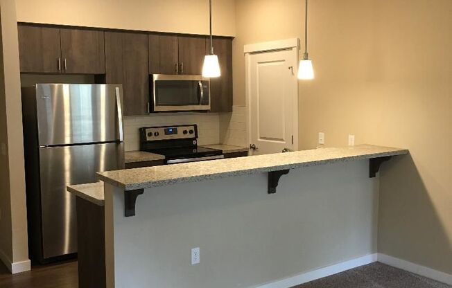 3 beds, 2 baths, $2,220, Unit 4858-102