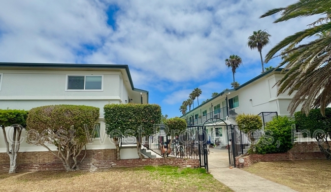 4802 AVE 4