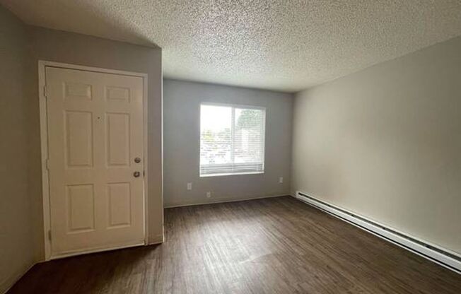 1 bed, 1 bath, 525 sqft, $1,295, Unit 83