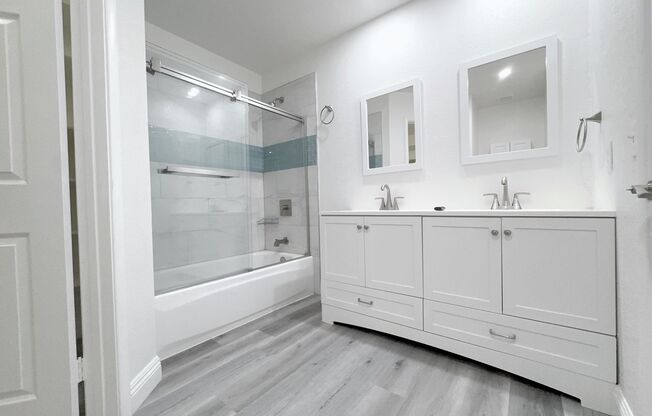 2 beds, 2.5 baths, $1,700, Unit UNIT 28