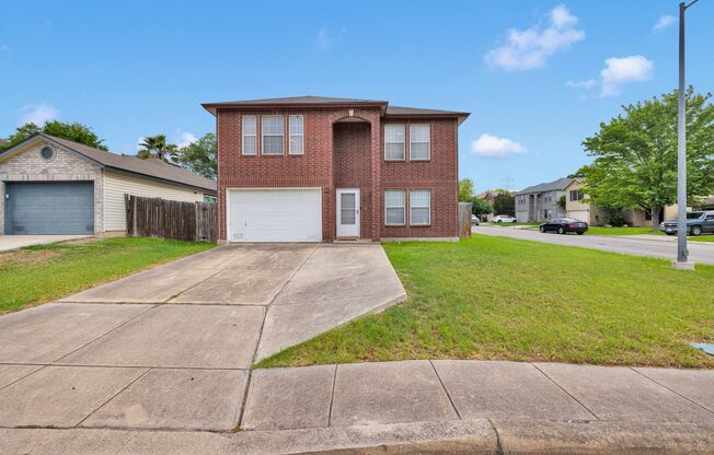 Charming 3-Bedroom, 2.5-Bath Home with Spacious Layout
