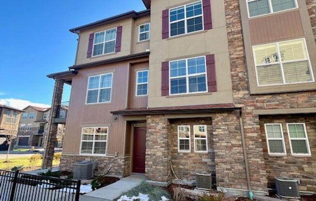 Stunning 2 Bed, 2.5 Bath Townhome