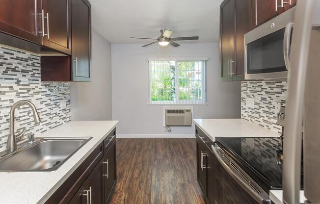 Kitchen at Creekside Apartments in San Jose, CA