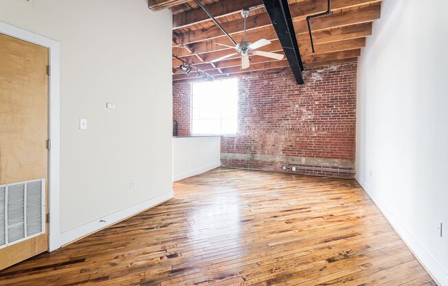 2 beds, 2 baths, 900 sqft, $1,950, Unit 116