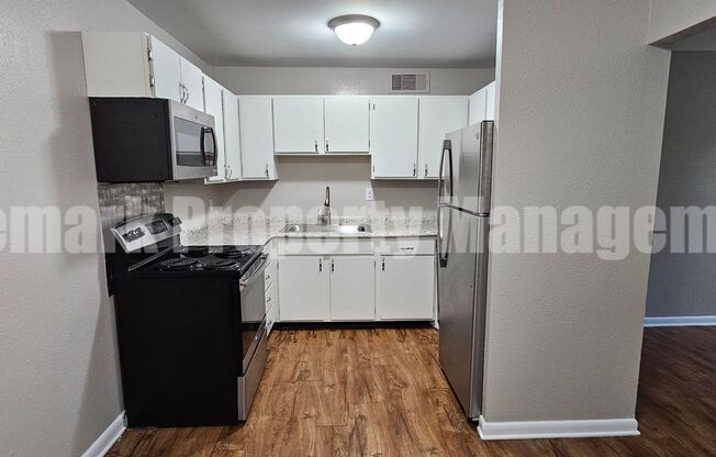 2 beds, 1 bath, 833 sqft, $1,149