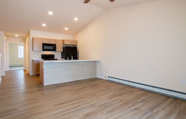 1 bed, 1 bath, 749 sqft, $1,324, Unit EC 4237-09