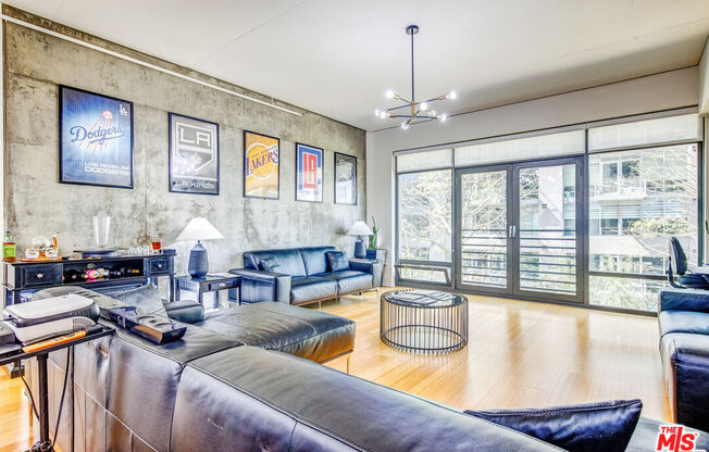 1 bed, 1 bath, 1,100 sqft, $3,200, Unit 706