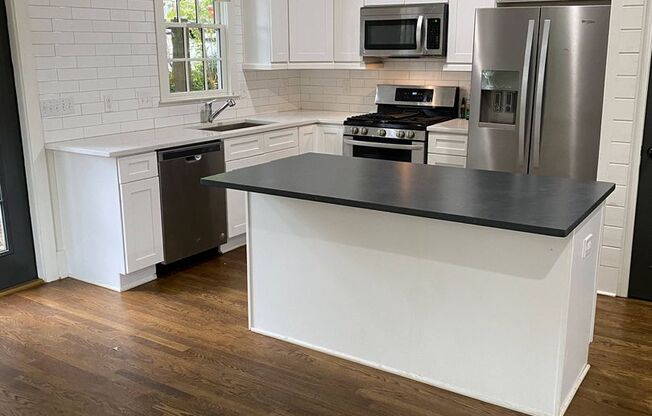 2 beds, 2.5 baths, $3,095, Unit 620