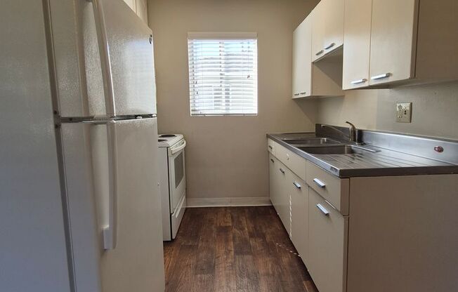 1 bed, 1 bath, $1,600, Unit 206