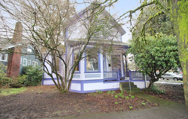 4 Bed/2 Bath SE Hawthorne Historic Victorian