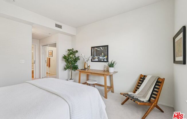 2 beds, 2 baths, 1,186 sqft, $3,600, Unit 440