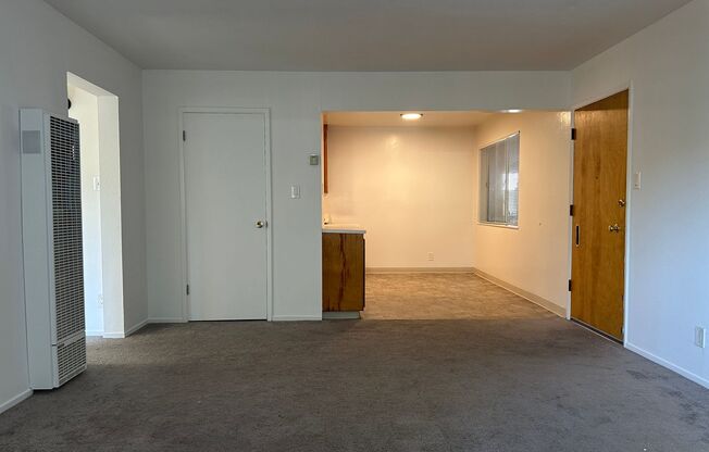 1372-1376 Creekside Dr.