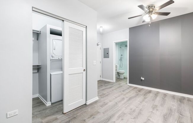 Studio, 1 bath, 242 sqft, $1,450, Unit 214