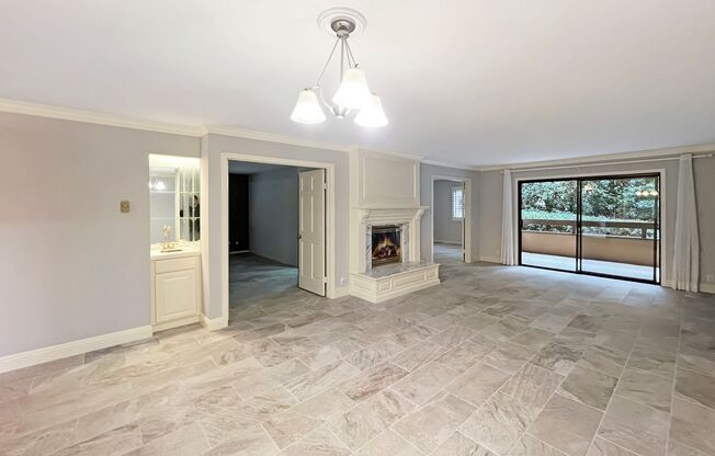 Beautiful 3B 2BA Condo in La Jolla w/ W/D!