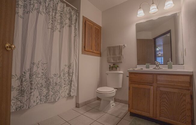 3 beds, 1 bath, 1,025 sqft, $955, Unit 3100-101