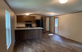 3 beds, 2 baths, $1,100